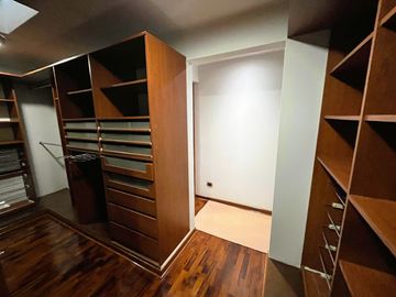 Se Vende Casa - 3 Pisos - Piscina - 360 M² - Miraflores