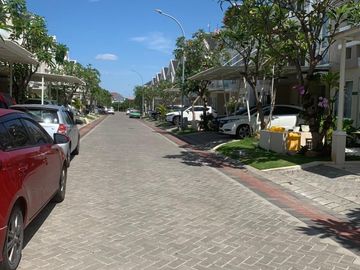 Rumah Zimbali Costa Pakuwon city Hadap utara
