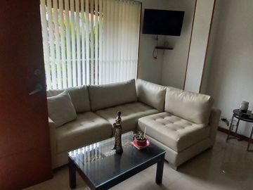 VENTA ESPECTACULAR CASA DE 3 NIVELES EN CONDOMINIO B. SAN JOAQUIN SUR DE CALI