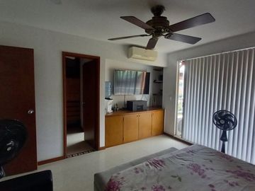 VENTA ESPECTACULAR CASA DE 3 NIVELES EN CONDOMINIO B. SAN JOAQUIN SUR DE CALI