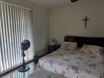 VENTA ESPECTACULAR CASA DE 3 NIVELES EN CONDOMINIO B. SAN JOAQUIN SUR DE CALI