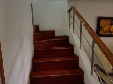 VENTA ESPECTACULAR CASA DE 3 NIVELES EN CONDOMINIO B. SAN JOAQUIN SUR DE CALI