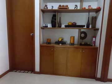 VENTA ESPECTACULAR CASA DE 3 NIVELES EN CONDOMINIO B. SAN JOAQUIN SUR DE CALI