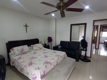 VENTA ESPECTACULAR CASA DE 3 NIVELES EN CONDOMINIO B. SAN JOAQUIN SUR DE CALI
