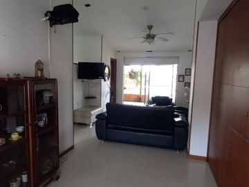 VENTA ESPECTACULAR CASA DE 3 NIVELES EN CONDOMINIO B. SAN JOAQUIN SUR DE CALI