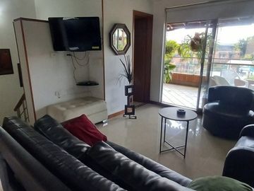 VENTA ESPECTACULAR CASA DE 3 NIVELES EN CONDOMINIO B. SAN JOAQUIN SUR DE CALI