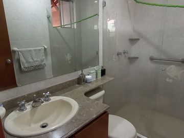 VENTA ESPECTACULAR CASA DE 3 NIVELES EN CONDOMINIO B. SAN JOAQUIN SUR DE CALI