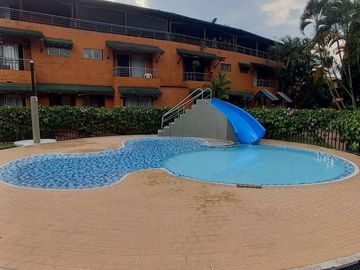 VENTA ESPECTACULAR CASA DE 3 NIVELES EN CONDOMINIO B. SAN JOAQUIN SUR DE CALI