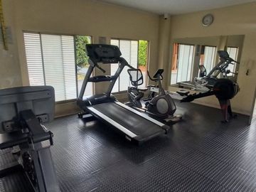 VENTA ESPECTACULAR CASA DE 3 NIVELES EN CONDOMINIO B. SAN JOAQUIN SUR DE CALI