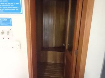VENTA ESPECTACULAR CASA DE 3 NIVELES EN CONDOMINIO B. SAN JOAQUIN SUR DE CALI