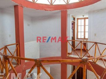 Vendo Casa De Playa Frente A Parque En San Bartolo De 140M2