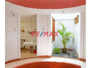 Vendo Casa De Playa Frente A Parque En San Bartolo De 140M2