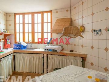 Vendo Casa De Playa Frente A Parque En San Bartolo De 140M2