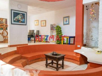 Vendo Casa De Playa Frente A Parque En San Bartolo De 140M2