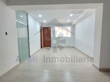 VENTA DE DEPARTAMENTO EN PRIMER PISO Y FRENTE A PARQUE CERCA DE LA UNIVERSIDAD SIPAN