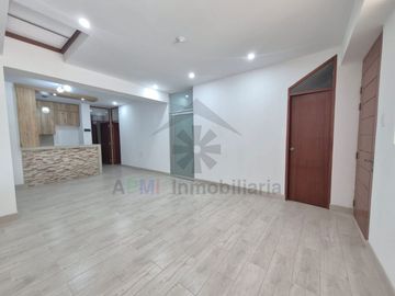 VENTA DE DEPARTAMENTO EN PRIMER PISO Y FRENTE A PARQUE CERCA DE LA UNIVERSIDAD SIPAN