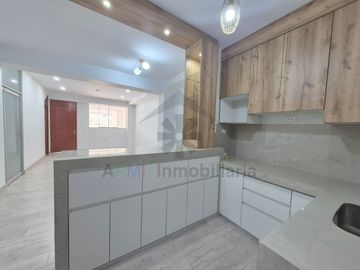 VENTA DE DEPARTAMENTO EN PRIMER PISO Y FRENTE A PARQUE CERCA DE LA UNIVERSIDAD SIPAN
