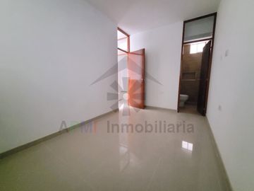 VENTA DE DEPARTAMENTO EN PRIMER PISO Y FRENTE A PARQUE CERCA DE LA UNIVERSIDAD SIPAN