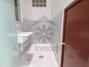 VENTA DE DEPARTAMENTO EN PRIMER PISO Y FRENTE A PARQUE CERCA DE LA UNIVERSIDAD SIPAN