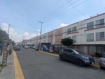 Sección Bosques  Los Héroes Tecámac. En óptimas condiciones 4 recámaras 2.5 baños