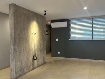 CASA EN VENTA CON ROOF GARDEN EN EL CONDADO CORREGIDORA  VC197
