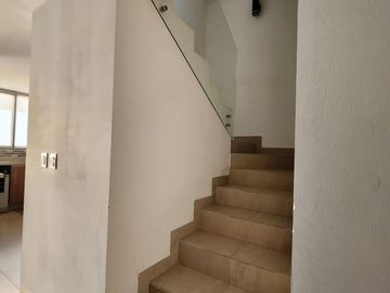 CASA EN VENTA CON ROOF GARDEN EN EL CONDADO CORREGIDORA  VC197