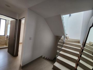 CASA EN VENTA CON ROOF GARDEN EN EL CONDADO CORREGIDORA  VC197