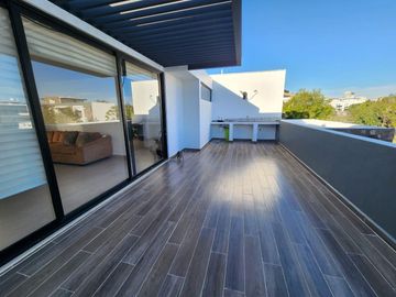 CASA EN VENTA CON ROOF GARDEN EN EL CONDADO CORREGIDORA  VC197