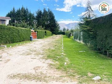 SOLÍS VENDE TERRENO EN COND. EL SAUSALITO, BAÑOS DEL INCA, CAJAMARCA. (PRECIO EN DÓLARES) (305)