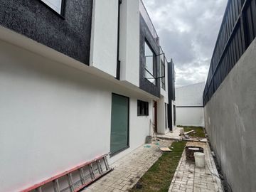 MODERNAS CASAS VIP EN VENTA, Sector Ricaurte C1503