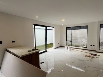 MODERNAS CASAS VIP EN VENTA, Sector Ricaurte C1503