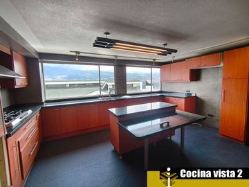 Departamento de venta Quito colegio Albert Einstein, cerca supermaxi, vias, hospital Iess, 227m2, 4 parqueaderos