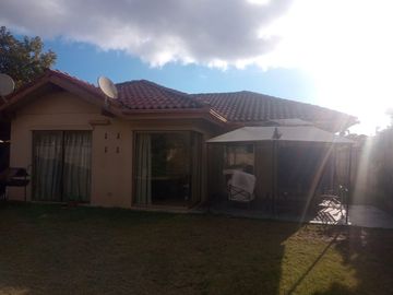 Se vende casa en Interior Condominio