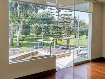 Venta de departamento, vive en  Monte Umbroso, Chacarilla, Surco