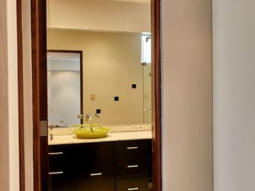 Venta de departamento, vive en  Monte Umbroso, Chacarilla, Surco