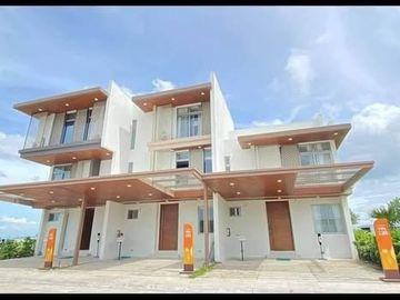 Townhouse For Sale in Binan Laguna Sevina Park)-MC