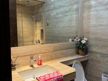 For Rent Apartment 1 Bedroom Furnished at District 8 (Connecting to Astha Mall), Senopati South Jakarta