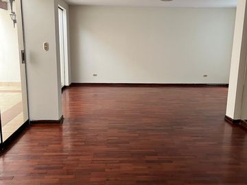 VENDO DEPARTAMENTO TIPO CASA EN 1er. Piso Surco