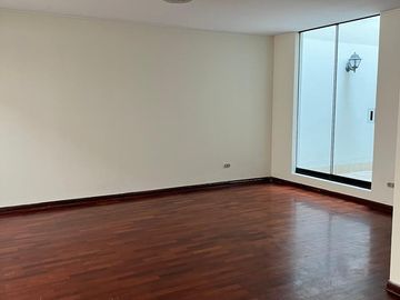 VENDO DEPARTAMENTO TIPO CASA EN 1er. Piso Surco