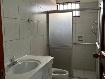 VENDO DEPARTAMENTO TIPO CASA EN 1er. Piso Surco