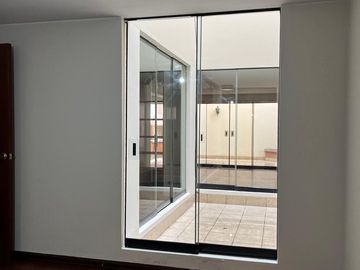 VENDO DEPARTAMENTO TIPO CASA EN 1er. Piso Surco