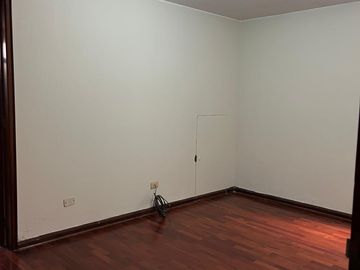 VENDO DEPARTAMENTO TIPO CASA EN 1er. Piso Surco