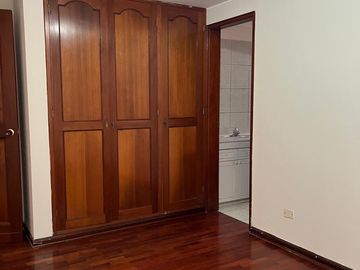 VENDO DEPARTAMENTO TIPO CASA EN 1er. Piso Surco