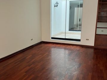 VENDO DEPARTAMENTO TIPO CASA EN 1er. Piso Surco