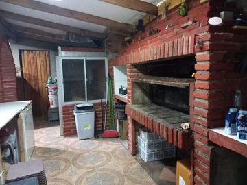 Encantadora Parcela con Casa Principal y 2 Cabañas, ubicadas en Sector