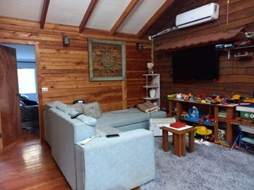 Encantadora Parcela con Casa Principal y 2 Cabañas, ubicadas en Sector