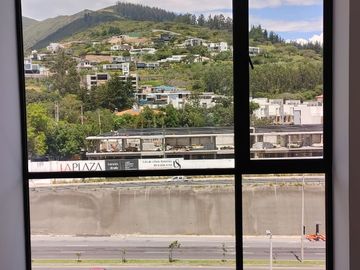 Departamento de Venta en  Tumbaco, Ruta Viva