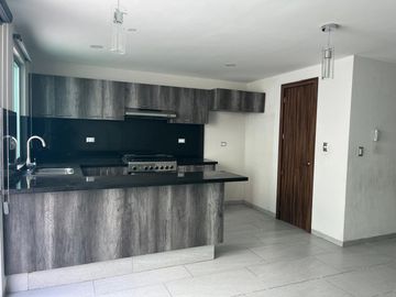 Casa en venta en fraccionamiento los heroes Puebla
