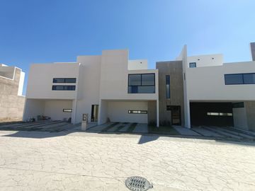 CASA EN VENTA PRIVADA MIGUEL ANGEL