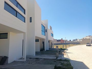 CASA EN VENTA PRIVADA MIGUEL ANGEL